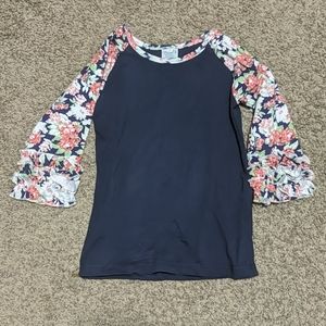 3/4 sleeve raglan shirt